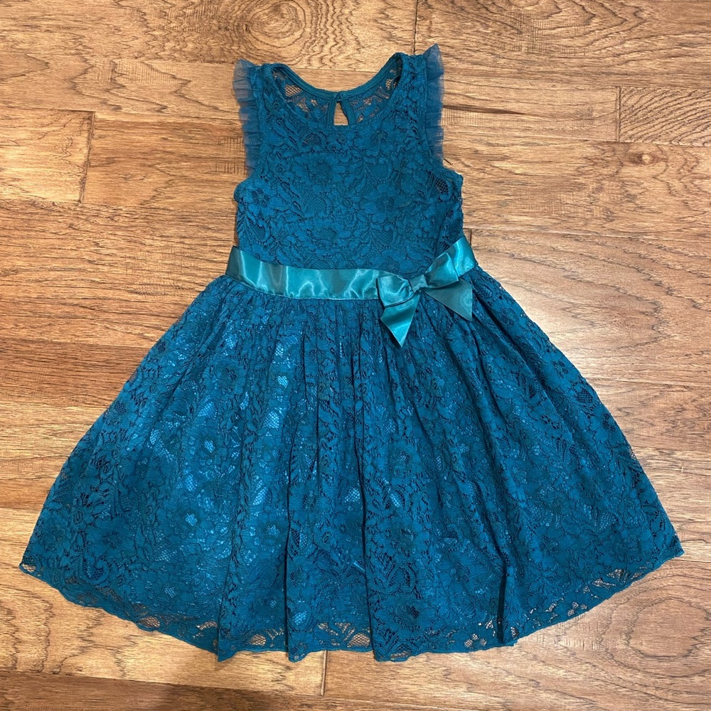 All lace dress
